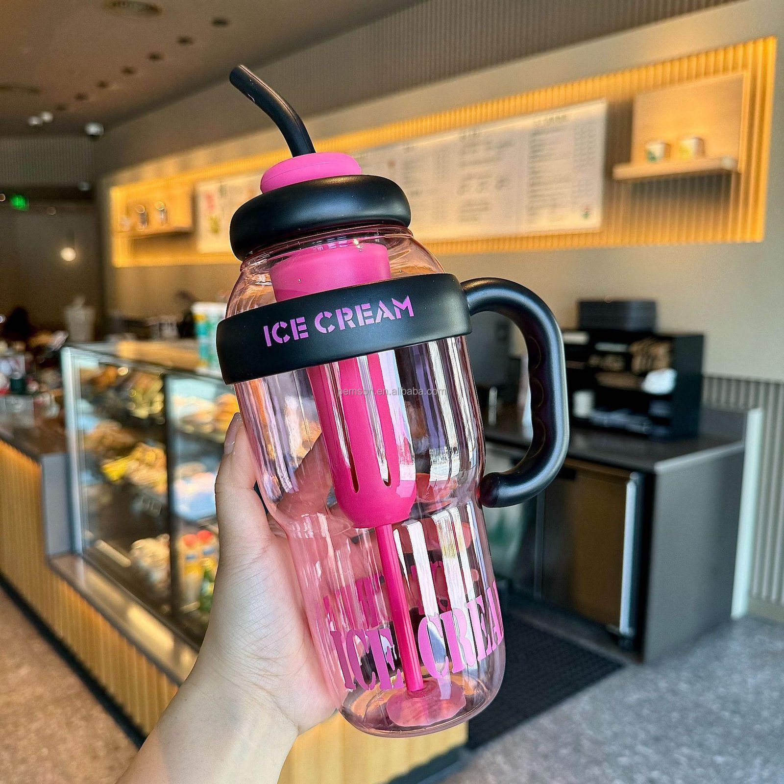 Mehrwegflasche 1200 ml mit Strohhalm und Griff