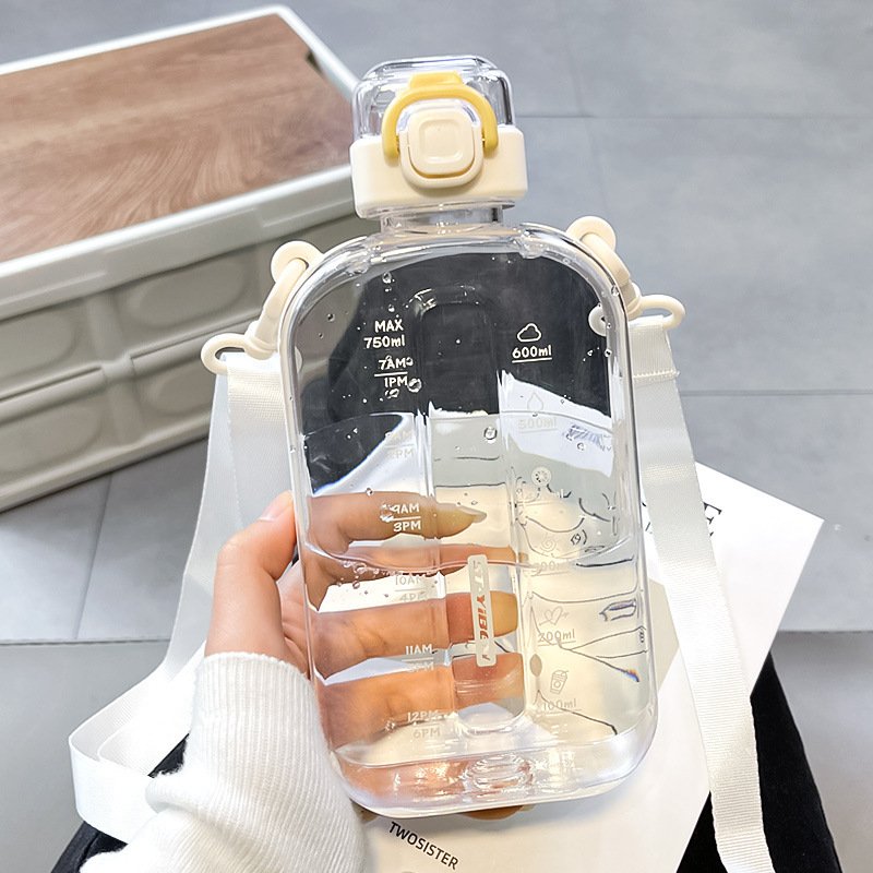 Gourde plate et fine en Tritan 750 ml / 26 oz