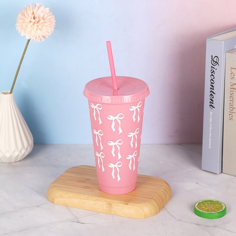 Gobelet kawaii avec nœud et paille (sans BPA)