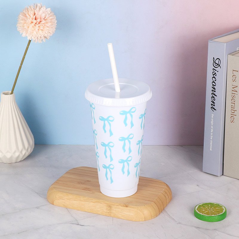 Gobelet kawaii avec nœud et paille (sans BPA)
