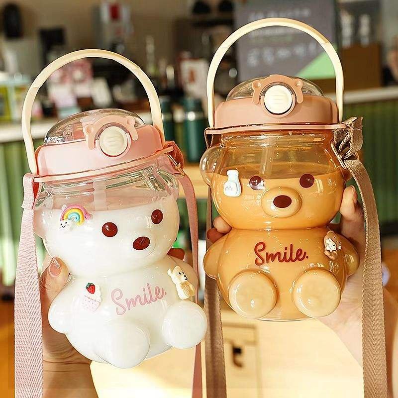 Large Capacity 1000ml Bear Shaped Cute Cartoon Kids Plastic Water Bottle With Strap Straw