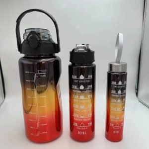 طقم زجاجات ماء بلاستيك تحفيزية من 3 قطع بطلاء كهربائي متدرج الألوان خالٍ من BPA مع مقبض وشفاطة بـ3 مقاسات