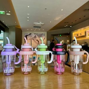 زجاجة ماء شرب لطيفة على شكل مثلجات بسعة كبيرة مع شفاطة وغرفة نقع الفواكه 1200ml 40oz