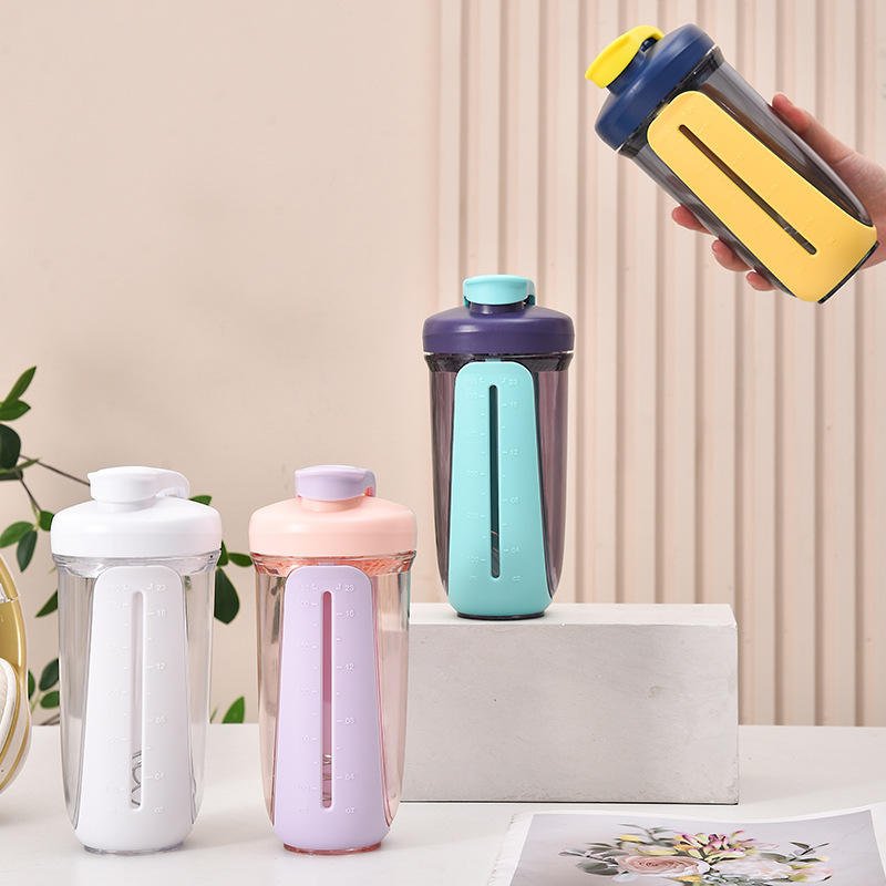 Wholesale 680ml BPA Free Plastic Fitness Workout Outdoors Protein Shaker Bottle Gym With Handles Rope - photo 3