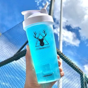 زجاجات شيكر محمولة خالية من BPA مع كرة خلط لمسحوق البروتين 600ml 20oz