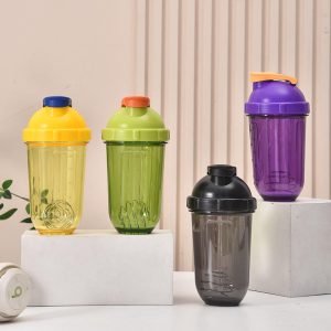 زجاجة شيكر بلاستيك شفافة محمولة خالية من BPA مع مقاييس للجيم والتمارين 500ml للجملة