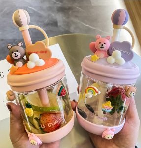 BPA-freie Großhandel tragbare Acryl 470ml Kunststoff Boba Strohhalm Kinderbecher mit Deckeln und Strohhalmen